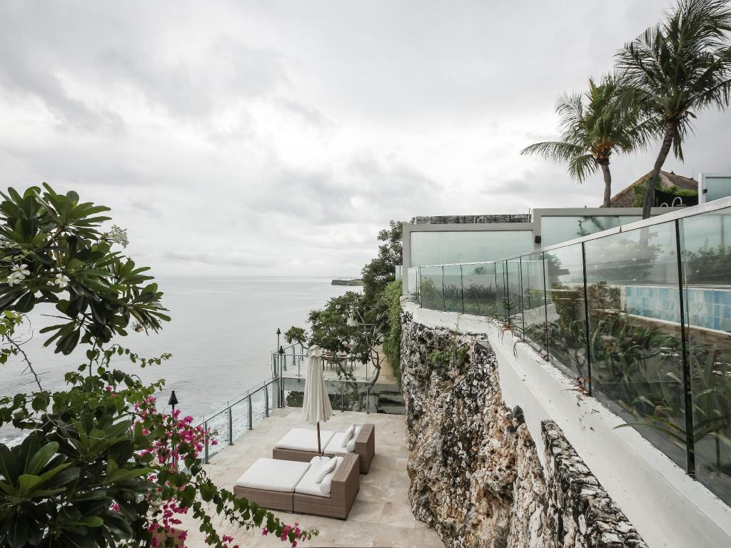 Khám Phá Uluwatu: Tuyển Chọn Khách Sạn Sang Trọng Với Trải Nghiệm Độc Đáo